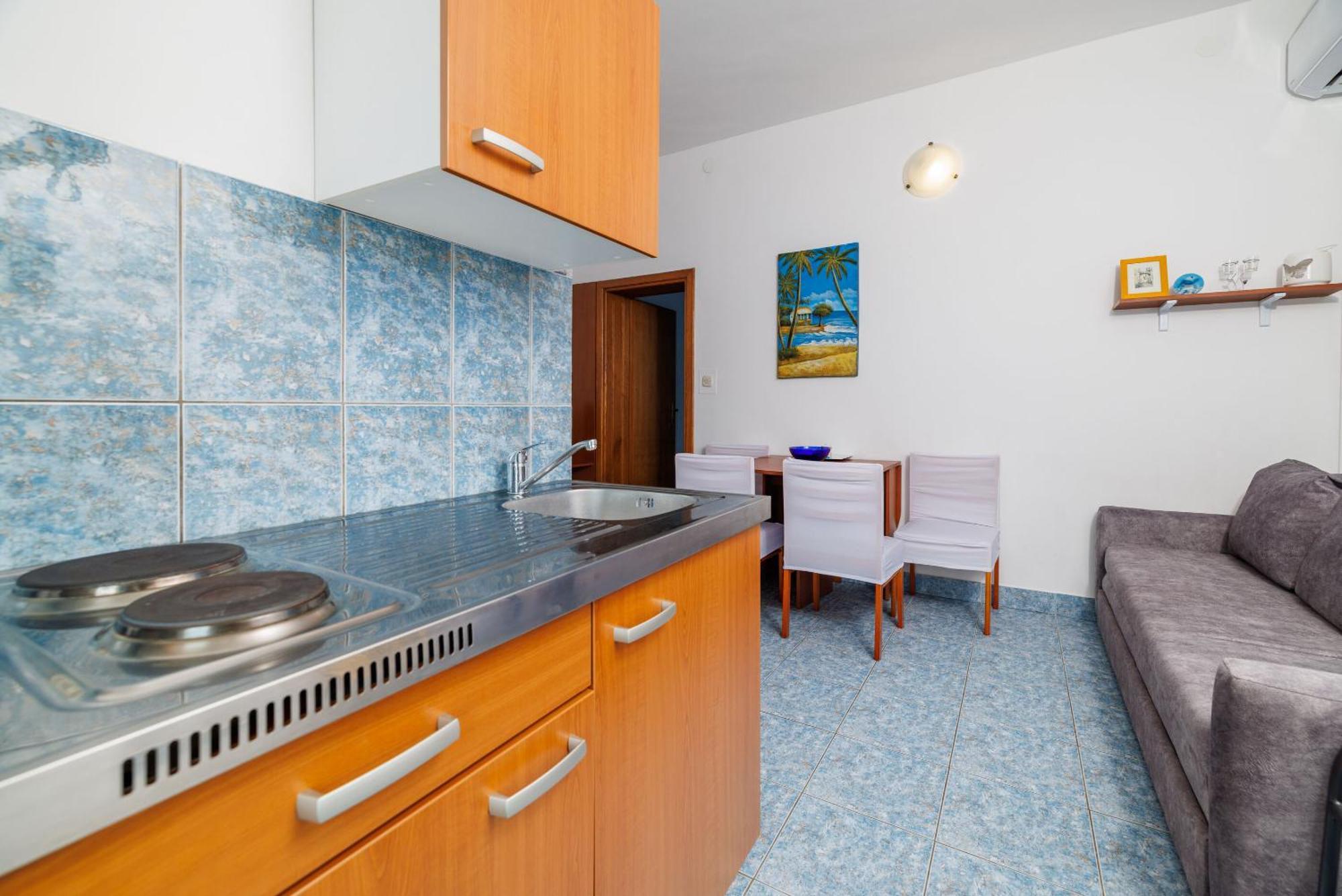 Apartments Mirela Karlobag Exterior photo